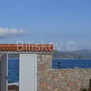 Drvenik Mali, samostojeća