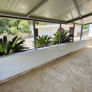 Drvenik Veliki, dvije kuće 80m od mora, prodaja