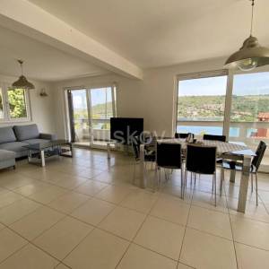 Drvenik Veliki, dvije kuće 80m od mora, prodaja