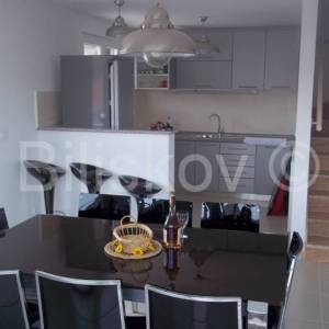 Drvenik Veliki, dvije kuće 80m od mora, prodaja