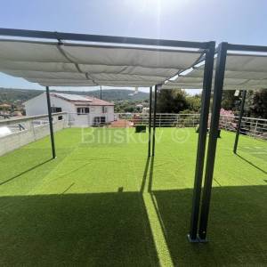 Drvenik Veliki, dvije kuće 80m od mora, prodaja