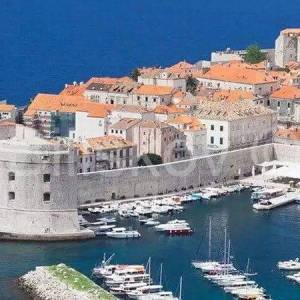 Dubrovnik, Lapad samostojeća kuća; 4 stana i restoran