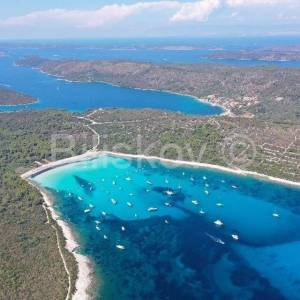 Dugi otok, Soline, prodaja zemljište 5000m2, 90m od mora