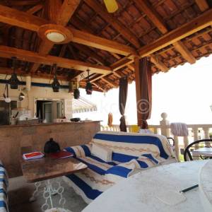 Dugi Rat, Jesenice prodaja kuća 7 stanova, bazen, garaža