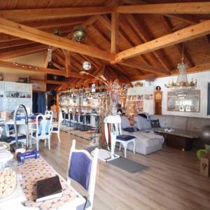 Dugi Rat, Jesenice prodaja kuća 7 stanova, bazen, garaža