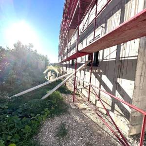 Dugo selo,novi 4-soban stan(S2)131m2 s  velikom terasom i 2 parkinga 