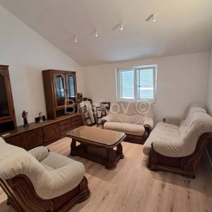 Dugoročan najam Split Visoka privatna kuća