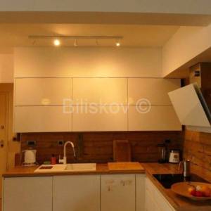 Dugoročan najam Strožanac Podstrana novogradnja