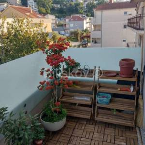 Dugoročan najam Strožanac Podstrana novogradnja