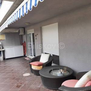 Dugoročan najam, Žnjan Split, parking