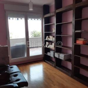 Dugoročan najam, Žnjan Split, parking