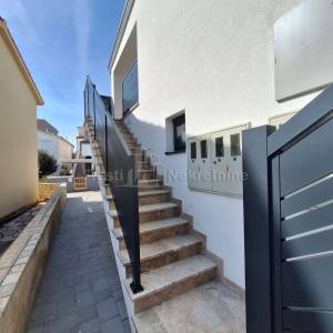 EKSKLUZIVA! 48m2, PREZIDA ,150m od mora, TOP LOKACIJA! ODMAH USELJIVO!