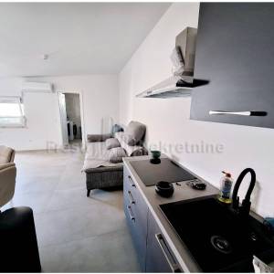 EKSKLUZIVA! 48m2, PREZIDA ,150m od mora, TOP LOKACIJA! ODMAH USELJIVO!