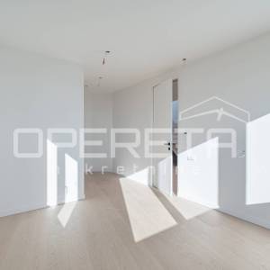 Ekskluzivan stan s bazenom i terasom u centru Opatije – Samo 100 metara od mora