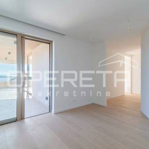 Ekskluzivan stan s bazenom i terasom u centru Opatije – Samo 100 metara od mora