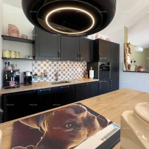 Ekskluzivna ponuda, samo u našoj aganciji! Dvije, nove dvojne kuće, idealno jedna za življenje a druga za rentanje.