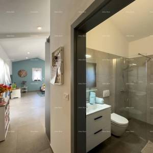 Ekskluzivna ponuda, samo u našoj aganciji! Dvije, nove dvojne kuće, idealno jedna za življenje a druga za rentanje.