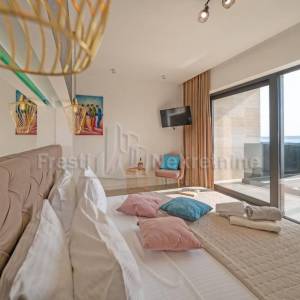 Ekskluzivna Vila s Bazenom na Bilom Brigu u Zadru