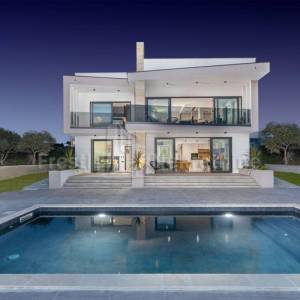 Ekskluzivna Vila s Bazenom na Bilom Brigu u Zadru