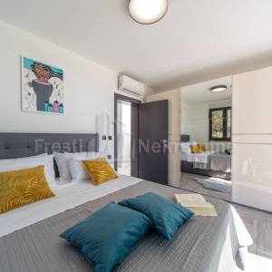 Ekskluzivna Vila s Bazenom na Bilom Brigu u Zadru