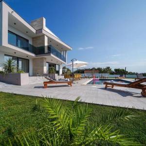 Ekskluzivna Vila s Bazenom na Bilom Brigu u Zadru