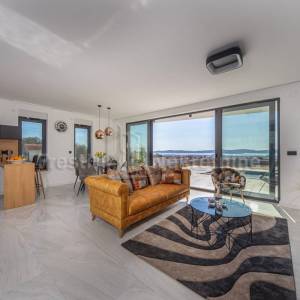 Ekskluzivna Vila s Bazenom na Bilom Brigu u Zadru