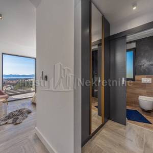 Ekskluzivna Vila s Bazenom na Bilom Brigu u Zadru