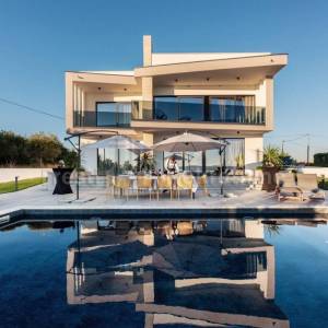 Ekskluzivna Vila s Bazenom na Bilom Brigu u Zadru