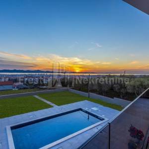 Ekskluzivna Vila s Bazenom na Bilom Brigu u Zadru