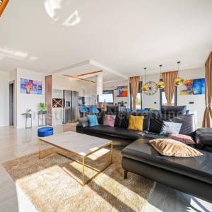 Ekskluzivna Vila s Bazenom na Bilom Brigu u Zadru