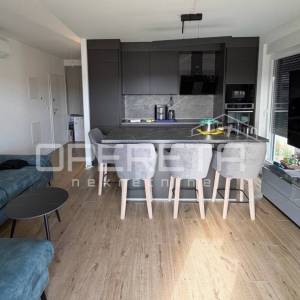 Elegantno uređen stan u Trogiru s pogledom na more