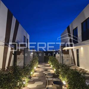 Energetski učinkovita moderna oaza u Ninu s bazenom i saunom, stan A2