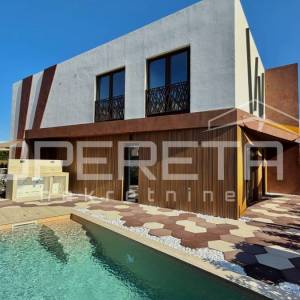 Energetski učinkovita moderna oaza u Ninu s bazenom i saunom, stan A2