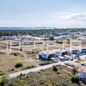 Energetski učinkovita moderna oaza u Ninu s bazenom i saunom, stan A1