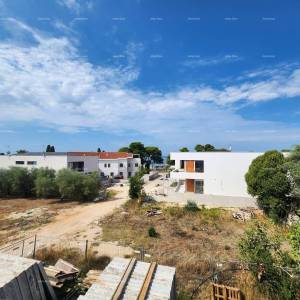 Fažana! Dvojna kuća s garažom u neposrednoj blizini mora i plaža!