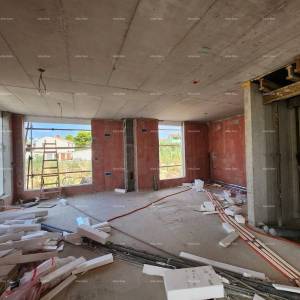 Fažana! Dvojna kuća s garažom u neposrednoj blizini mora i plaža!