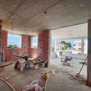 Fažana! Dvojna kuća s garažom u neposrednoj blizini mora i plaža!