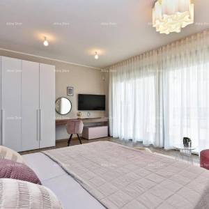 Fažana- Peroj- Prekrasna Vila sa bazenom s pogledom na more u blizini plaže