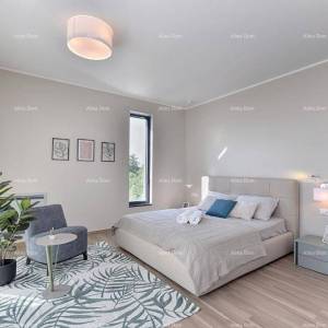 Fažana- Peroj- Prekrasna Vila sa bazenom s pogledom na more u blizini plaže