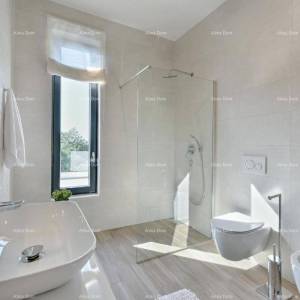 Fažana- Peroj- Prekrasna Vila sa bazenom s pogledom na more u blizini plaže