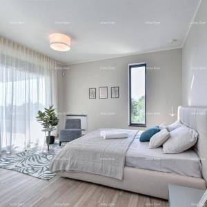 Fažana- Peroj- Prekrasna Vila sa bazenom s pogledom na more u blizini plaže