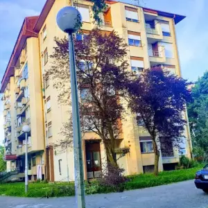 GARSONJERA STUDENTSKI GRAD-GORNJA DUBRAVA, VISOKO PRIZEMLJE (od 01.12)