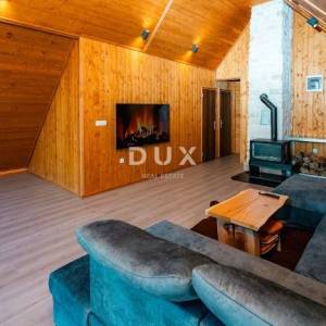 GORSKI KOTAR, MRKOPALJ - novoadaptirana goranska kuća s velikom okućnicom