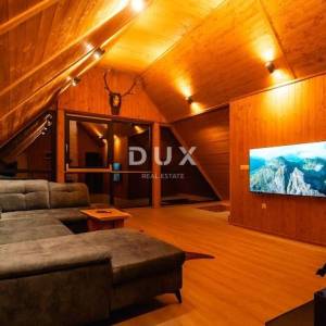 GORSKI KOTAR, MRKOPALJ - novoadaptirana goranska kuća s velikom okućnicom