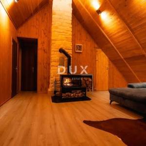 GORSKI KOTAR, MRKOPALJ - novoadaptirana goranska kuća s velikom okućnicom