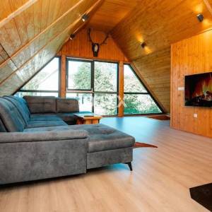 GORSKI KOTAR, MRKOPALJ - novoadaptirana goranska kuća s velikom okućnicom