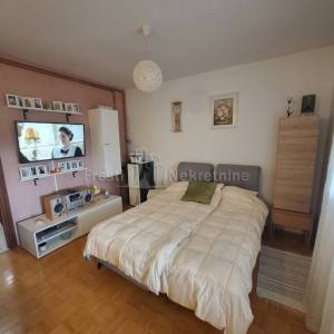 GOSPIĆ,CENTAR, STAN 46,18 m2 NAMJEŠTEN, 1.KAT, TOP LOKACIJA