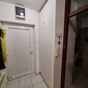 GOSPIĆ,CENTAR, STAN 46,18 m2 NAMJEŠTEN, 1.KAT, TOP LOKACIJA