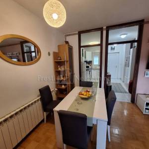 GOSPIĆ,CENTAR, STAN 46,18 m2 NAMJEŠTEN, 1.KAT, TOP LOKACIJA