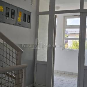 GOSPIĆ,CENTAR, STAN 46,18 m2 NAMJEŠTEN, 1.KAT, TOP LOKACIJA